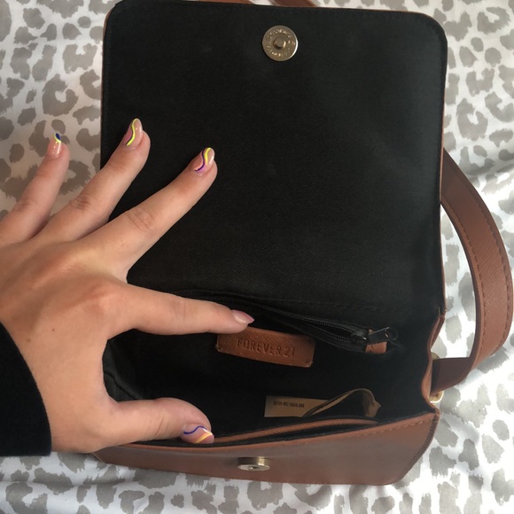 Forever 21 camel crossbody - Picture 3 of 4